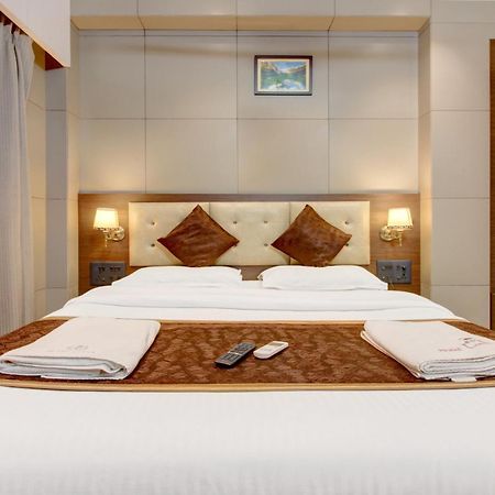 Hotel Leela Kalyān エクステリア 写真